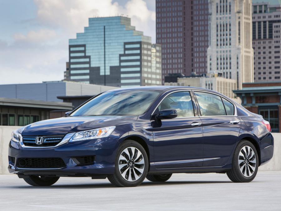  Honda Accord Hybrid Touring 2013 года  (US) (фото 27 из 30)